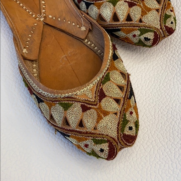 Handmade Punjabi shoes (jutti) - Picture 2 of 7